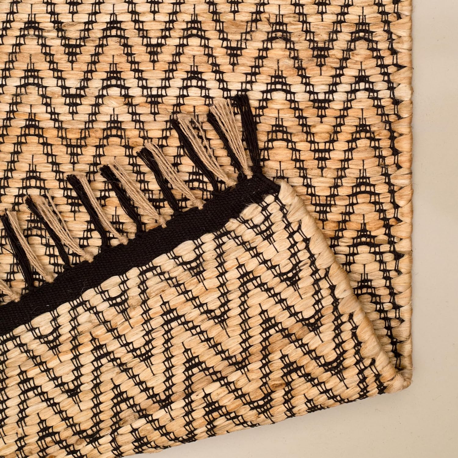 4x6 Ft Natural Jute Rug – Handwoven Vintage Modern Accent Carpet for Bedroom, Entryway, Living Room, Dining Room, Kitchen, and Office Décor