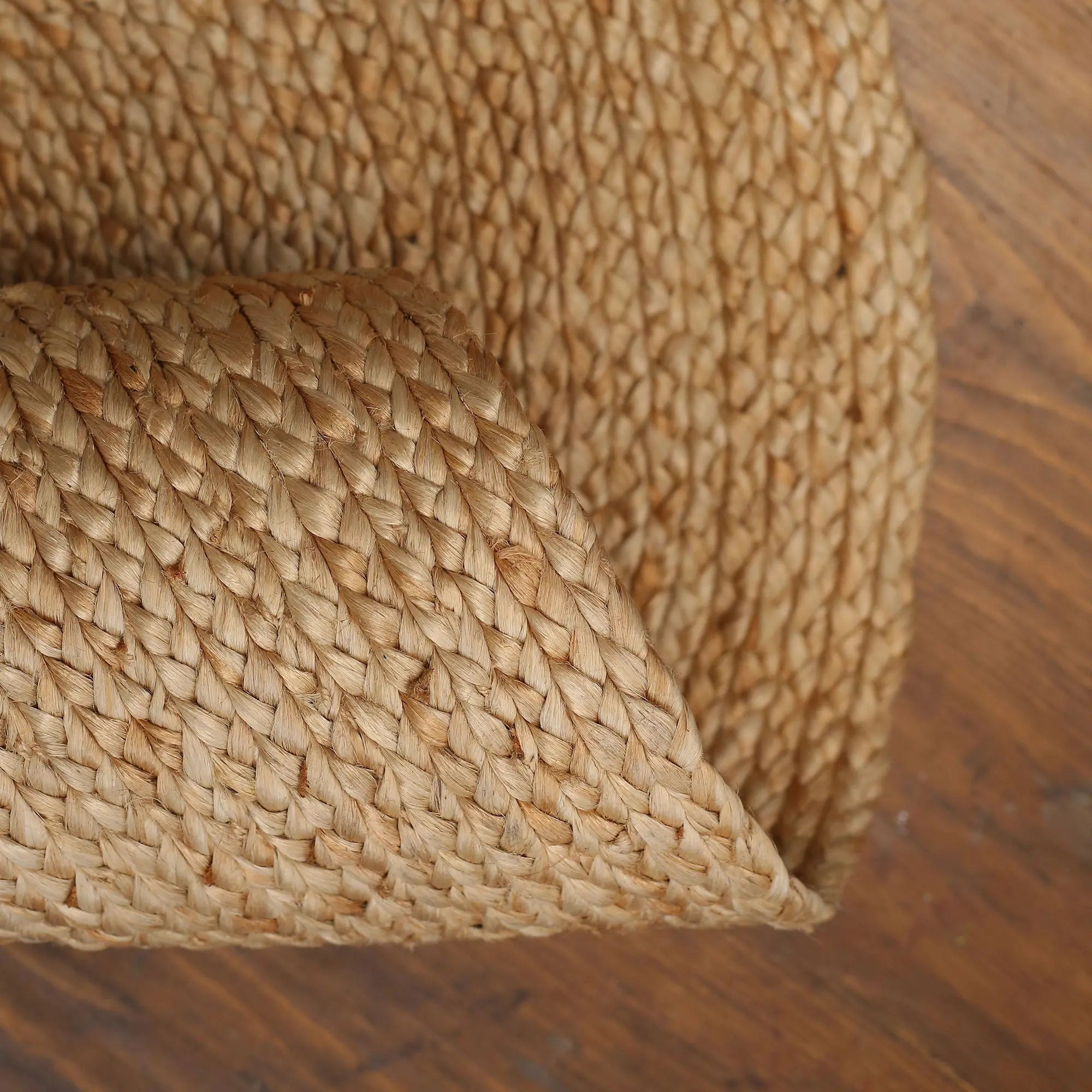ECO Crave Classic braided Oval Rug 27x48 IN Eco Crave