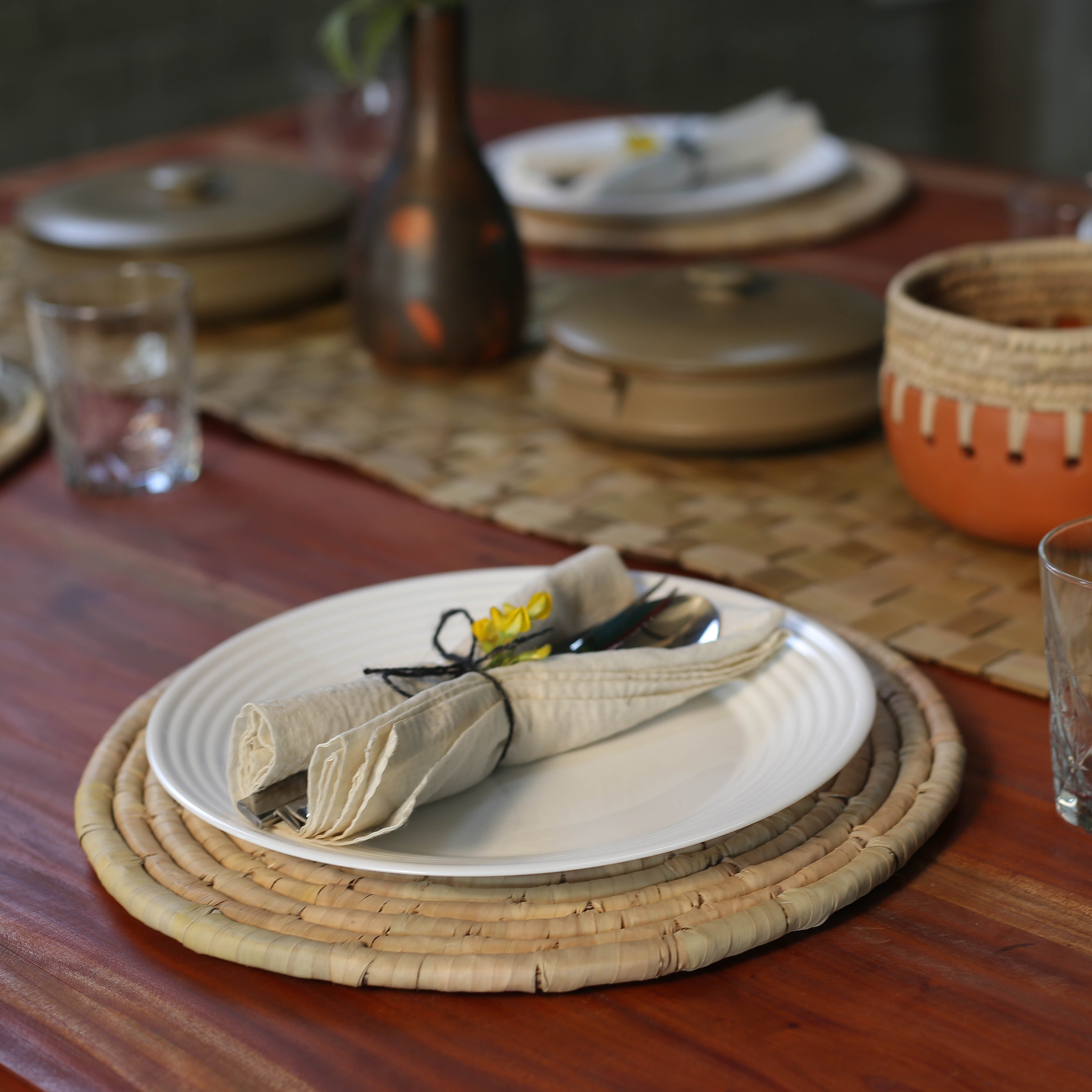 Jute rug for table setting, perfect for placing plates and spoons