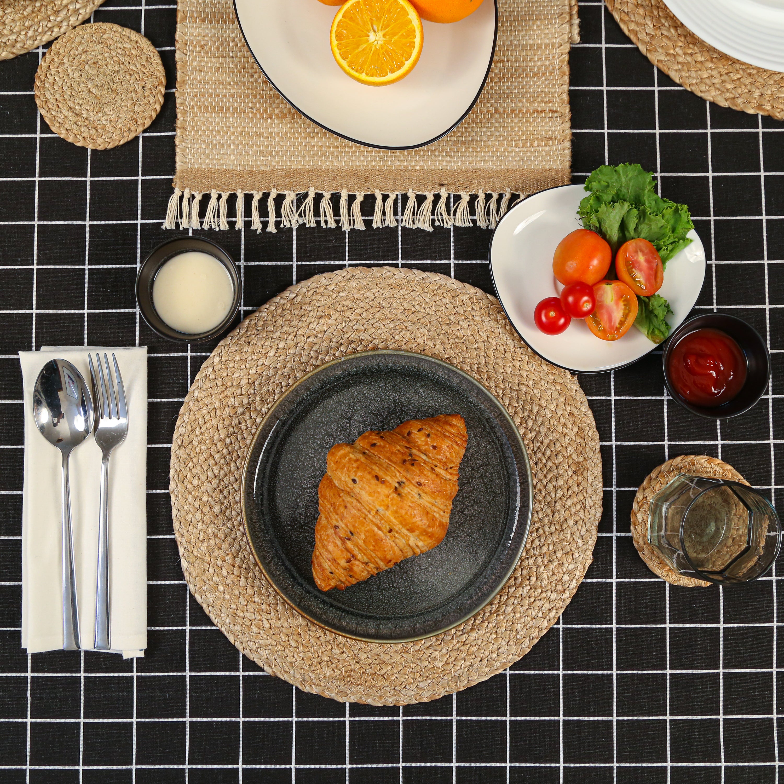 Round Jute Placemats, Set of 8 – Boho Farmhouse 100% Natural Non-Slip Handwoven Place Mats for Dining Table, Kitchen, Décor, and Events