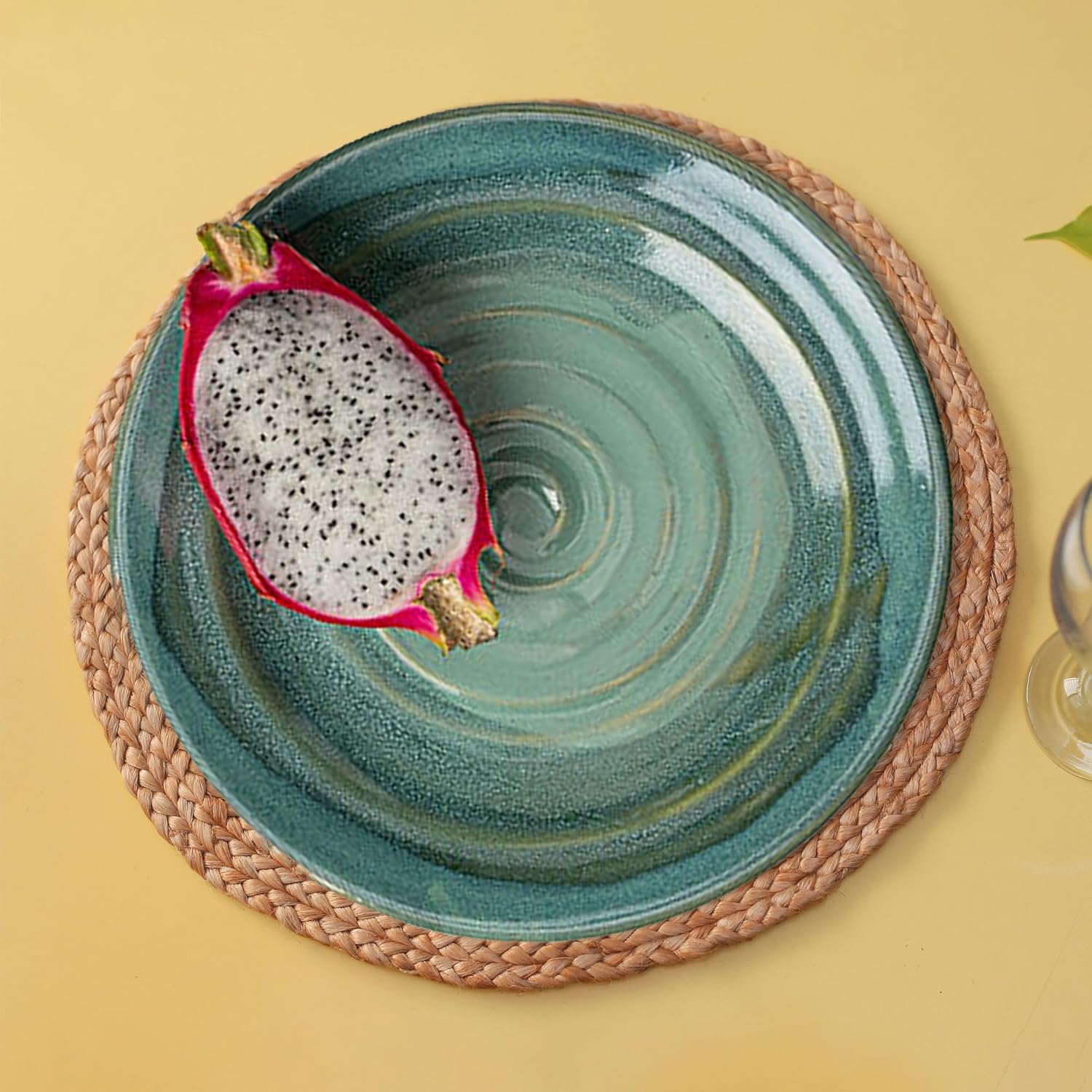 Round Jute Placemats, Set of 16 – Boho Farmhouse Design Non-Slip Handwoven Table Mats for Dining, Kitchen, and Wedding Décor