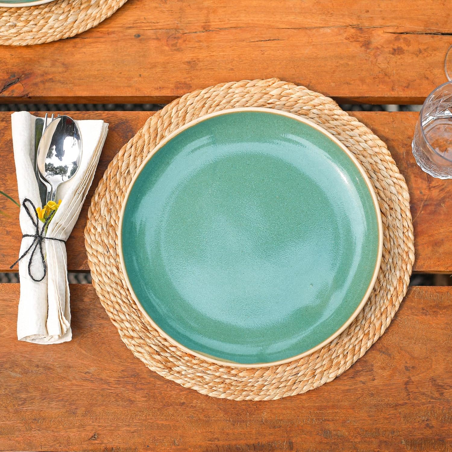 Eco-Crave Round Jute Rope Placemats Set of 8 – 100% Handmade 13" Woven Table Mats, Rustic Boho Farmhouse Style, Braided Jute Chargers for Dining & Kitchen Decor
