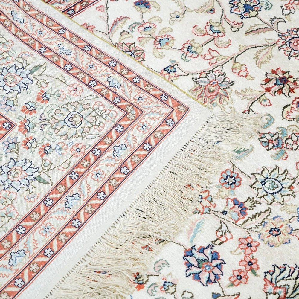 Traditional Persian White Vantage Antique Silk Area Rug - Home Decor