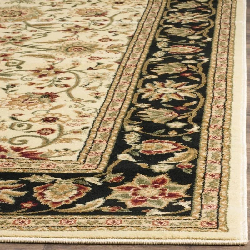 Traditional Oriental Design Safavieh Lyndhurst Collection Area Rug