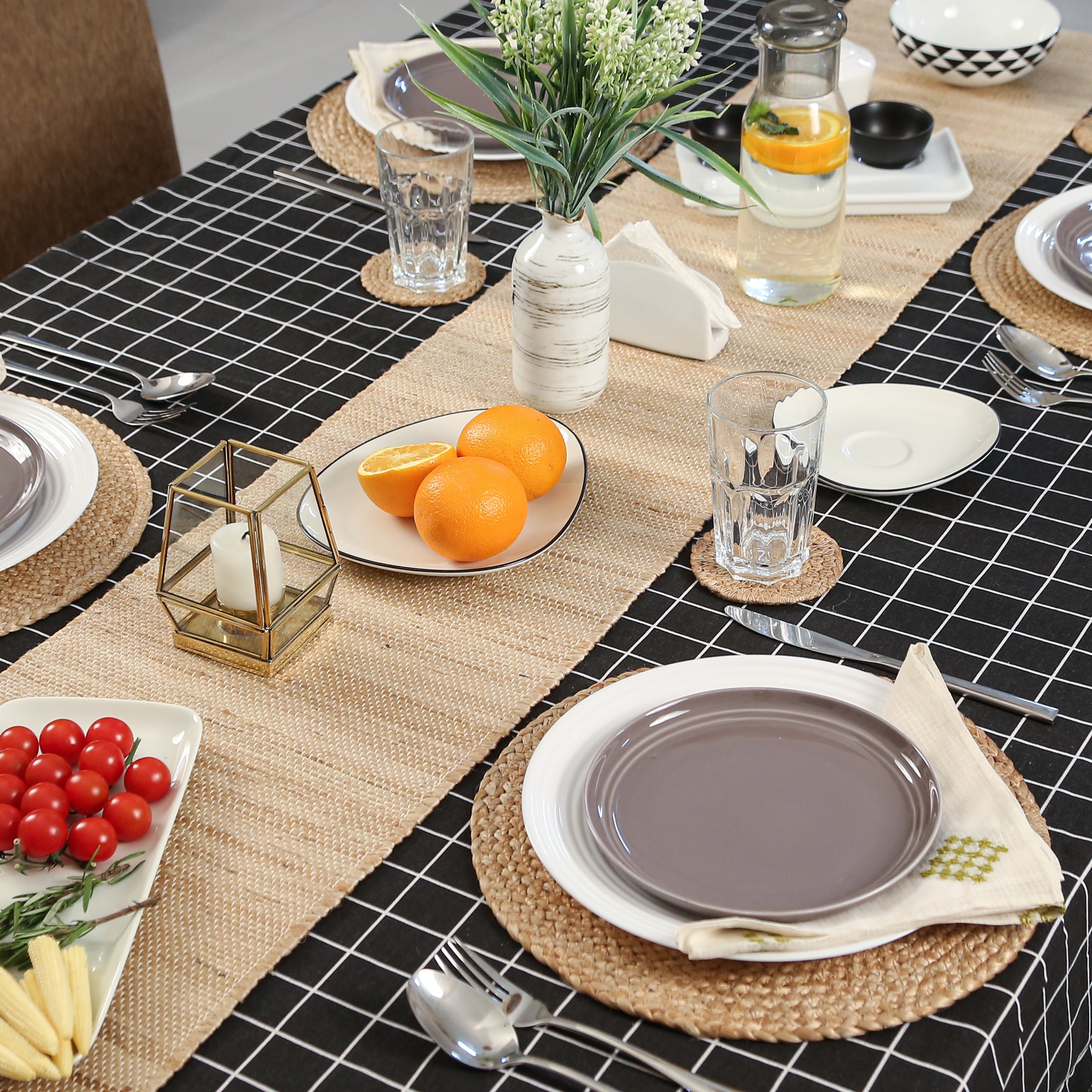 Round Jute Placemats, Set of 12 – 100% Natural 13x13 Inch Non-Slip Handcrafted Boho Farmhouse Mats for Dining Table and Kitchen Décor